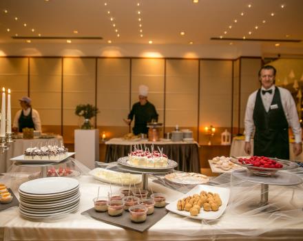 buffet desserts for your fairytale wedding in Bergamo at Hotel Cappello d''Oro